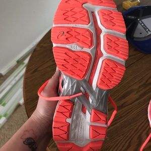 Women’s ASICS tennis shoes